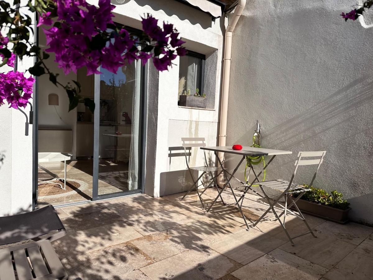 Appartements 3 étoiles terrasse ou patio intra-muros Aigues-Mortes Exterior foto