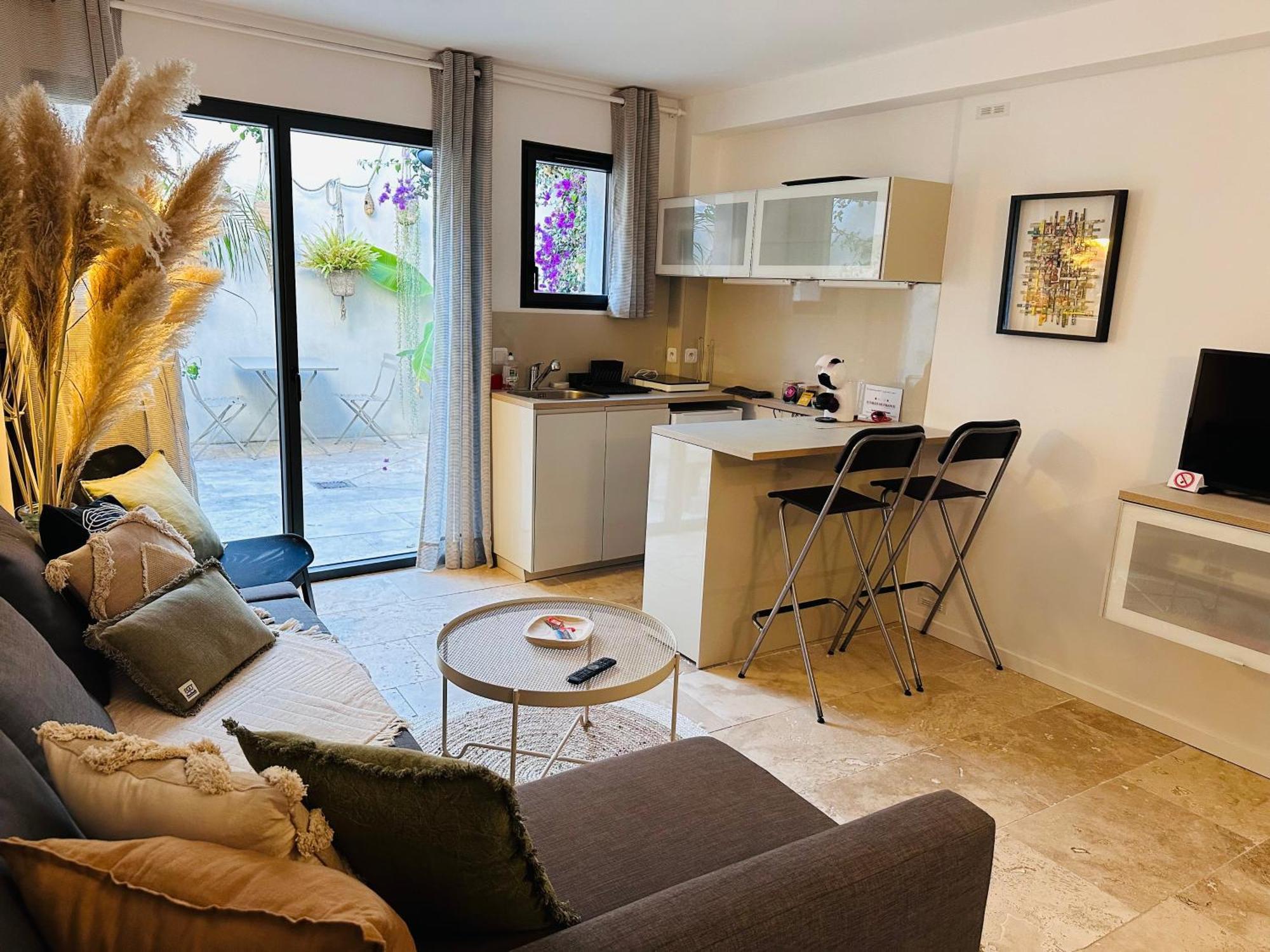 Appartements 3 étoiles terrasse ou patio intra-muros Aigues-Mortes Exterior foto