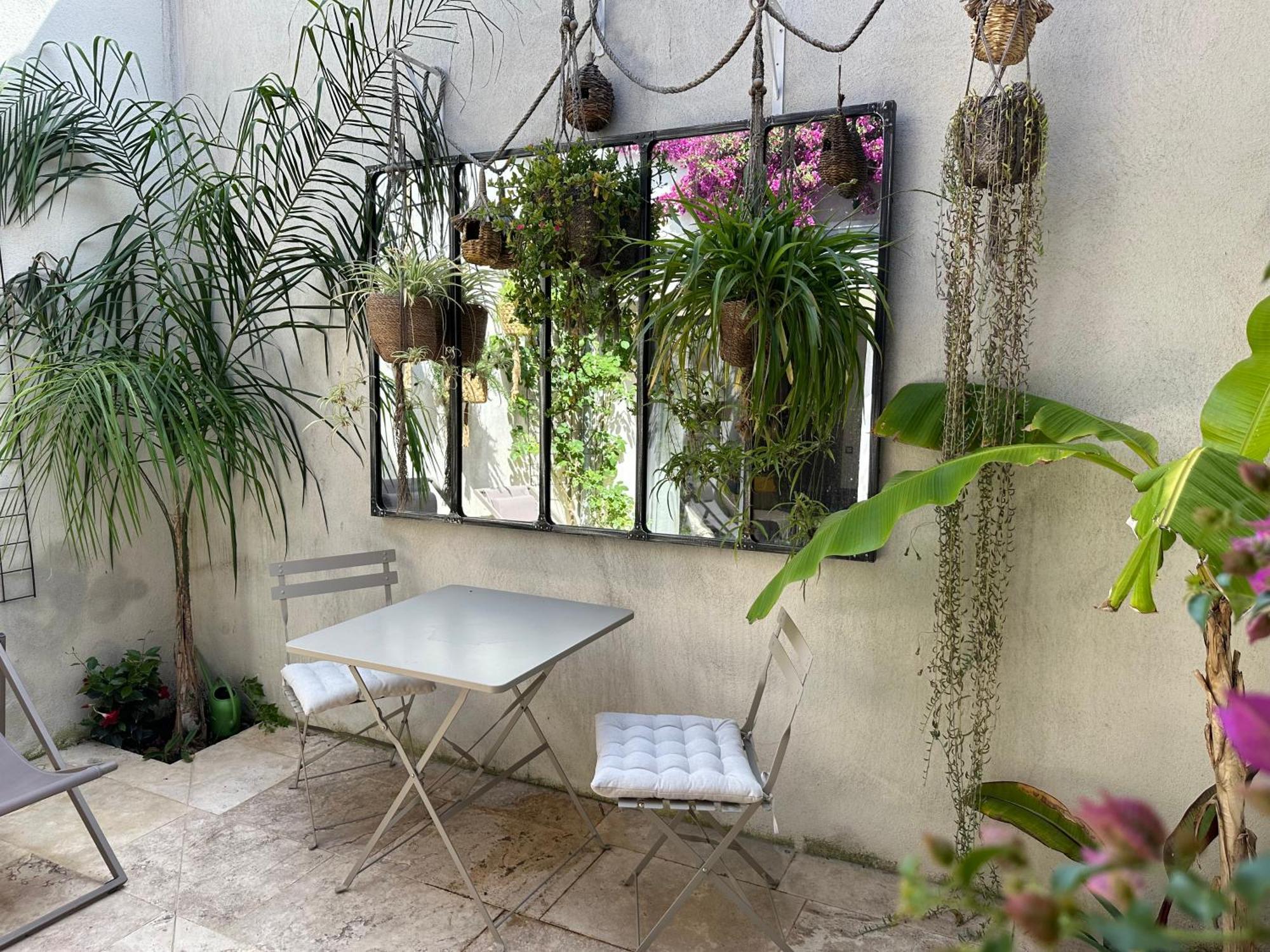 Appartements 3 étoiles terrasse ou patio intra-muros Aigues-Mortes Exterior foto