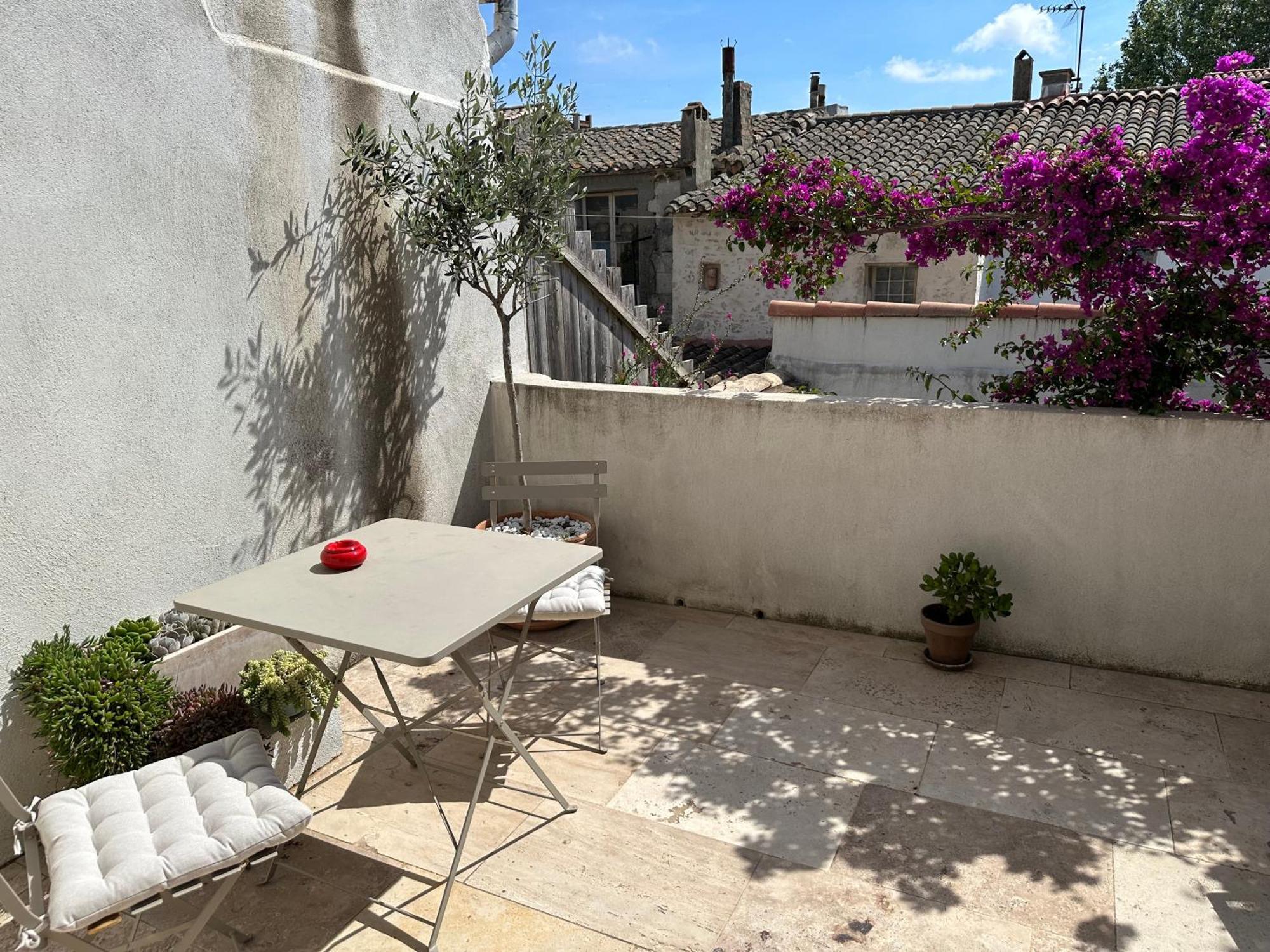 Appartements 3 étoiles terrasse ou patio intra-muros Aigues-Mortes Exterior foto
